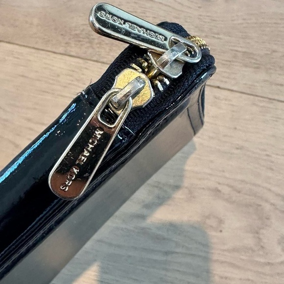 Michael Kors IPad Case - Picture 4 of 6